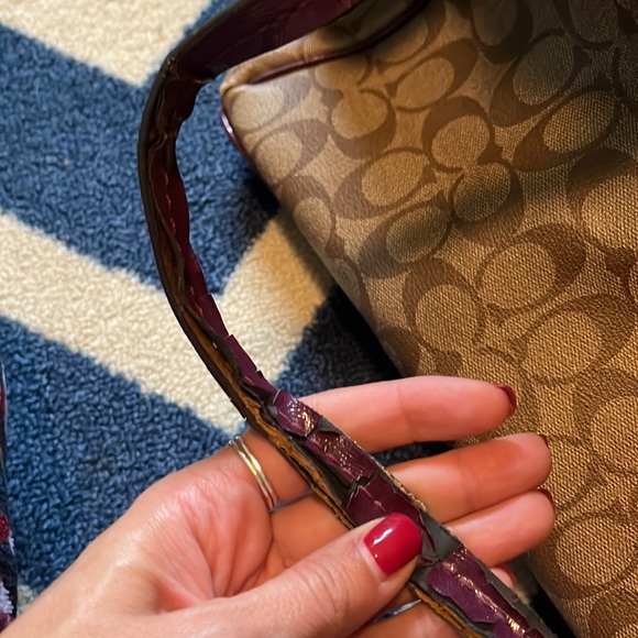 coach diaper bag comes with the pad - Picture 3 of 5